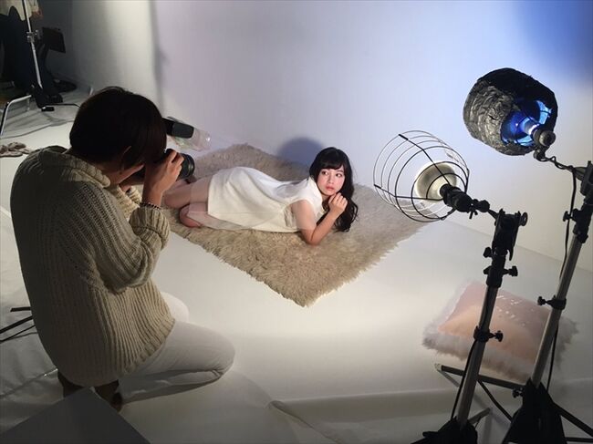 橋本環奈の巨乳谷間やグラビア画像659枚 おっぱいが大きい清純派女優の谷間や水着姿、お宝チラリショットまとめ352