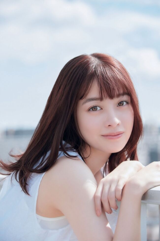 橋本環奈の巨乳谷間やグラビア画像659枚 おっぱいが大きい清純派女優の谷間や水着姿、お宝チラリショットまとめ367