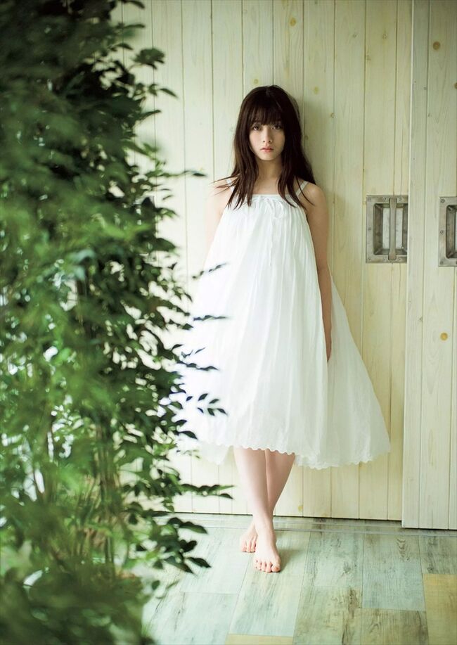 橋本環奈の巨乳谷間やグラビア画像659枚 おっぱいが大きい清純派女優の谷間や水着姿、お宝チラリショットまとめ391