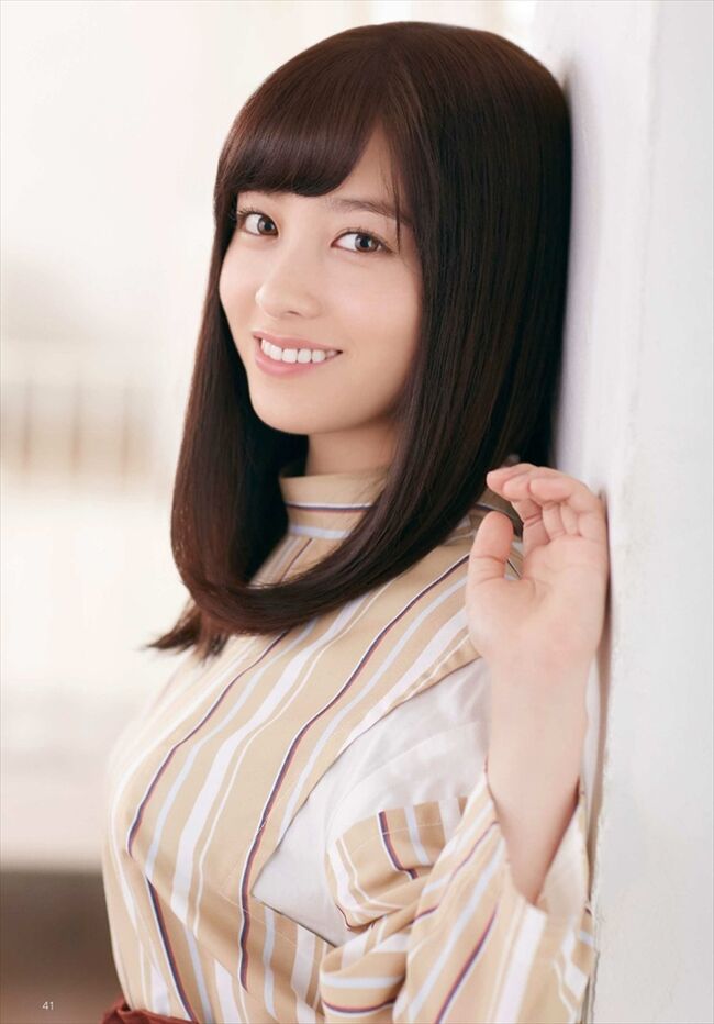 橋本環奈の巨乳谷間やグラビア画像659枚 おっぱいが大きい清純派女優の谷間や水着姿、お宝チラリショットまとめ395