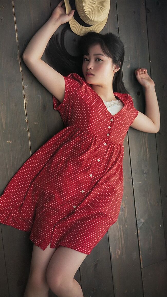 橋本環奈の巨乳谷間やグラビア画像659枚 おっぱいが大きい清純派女優の谷間や水着姿、お宝チラリショットまとめ402