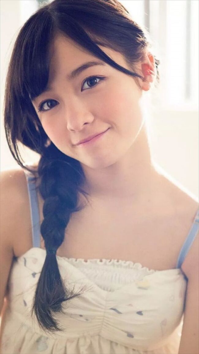橋本環奈の巨乳谷間やグラビア画像659枚 おっぱいが大きい清純派女優の谷間や水着姿、お宝チラリショットまとめ409