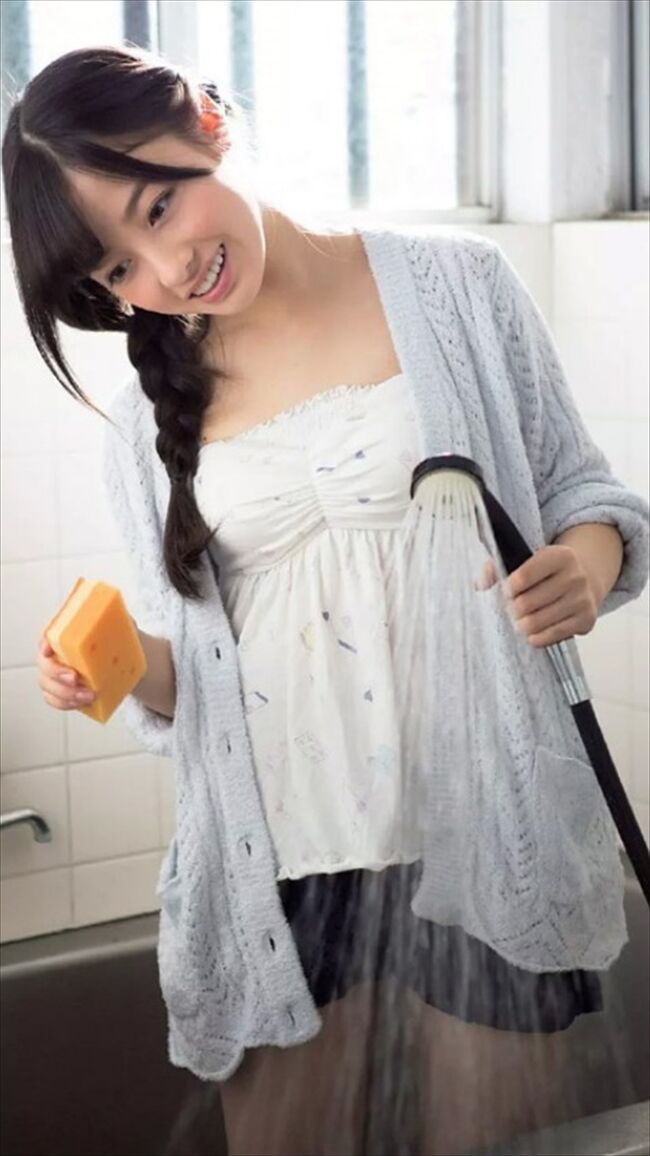橋本環奈の巨乳谷間やグラビア画像659枚 おっぱいが大きい清純派女優の谷間や水着姿、お宝チラリショットまとめ410