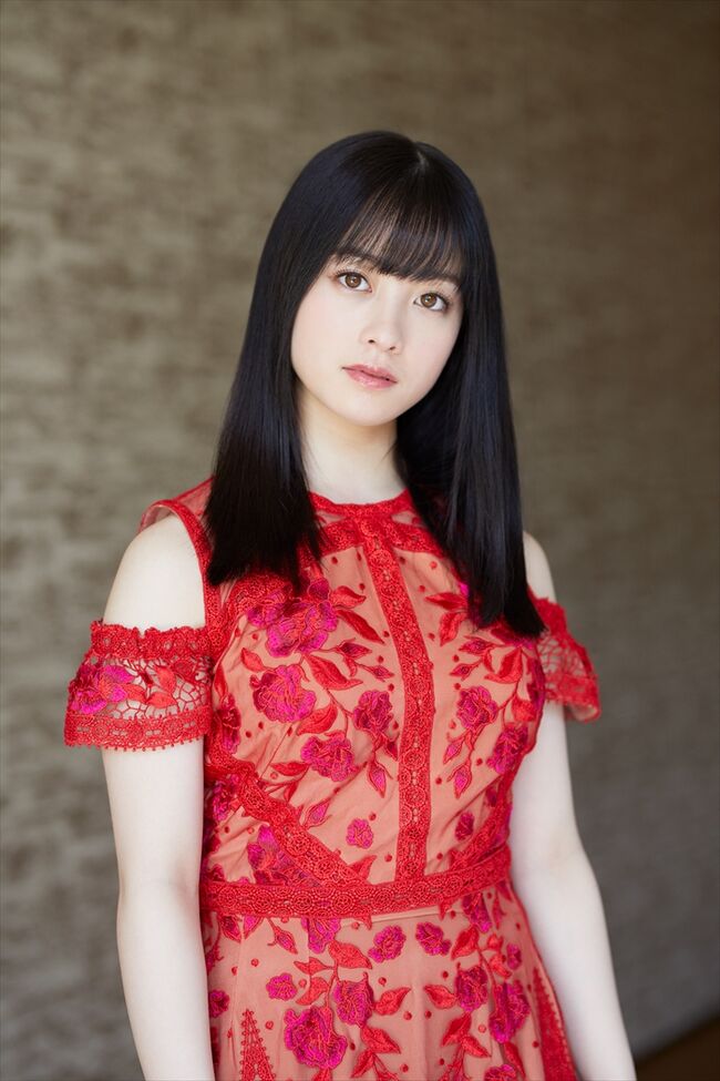 橋本環奈の巨乳谷間やグラビア画像659枚 おっぱいが大きい清純派女優の谷間や水着姿、お宝チラリショットまとめ415