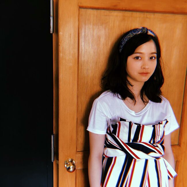 橋本環奈の巨乳谷間やグラビア画像659枚 おっぱいが大きい清純派女優の谷間や水着姿、お宝チラリショットまとめ421