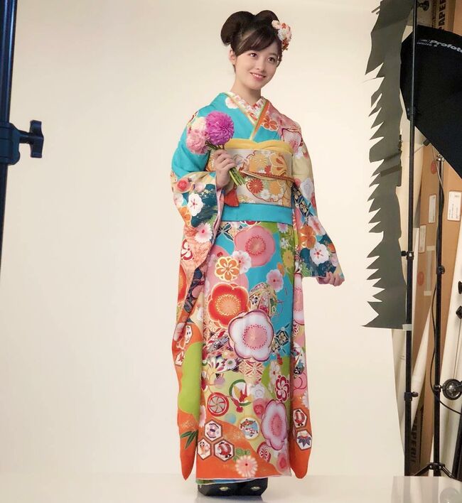 橋本環奈の巨乳谷間やグラビア画像659枚 おっぱいが大きい清純派女優の谷間や水着姿、お宝チラリショットまとめ426