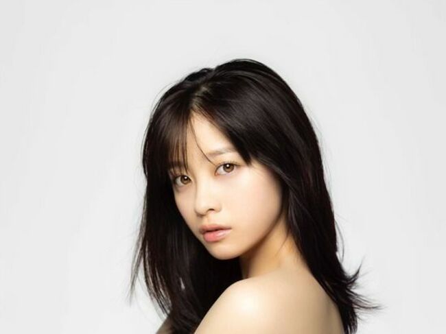 橋本環奈の巨乳谷間やグラビア画像659枚 おっぱいが大きい清純派女優の谷間や水着姿、お宝チラリショットまとめ428