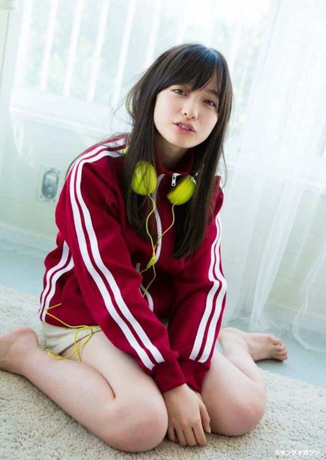 橋本環奈の巨乳谷間やグラビア画像659枚 おっぱいが大きい清純派女優の谷間や水着姿、お宝チラリショットまとめ433