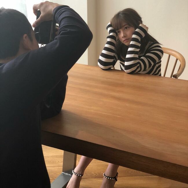 橋本環奈の巨乳谷間やグラビア画像659枚 おっぱいが大きい清純派女優の谷間や水着姿、お宝チラリショットまとめ459