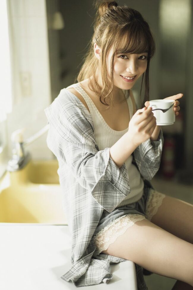 橋本環奈の巨乳谷間やグラビア画像659枚 おっぱいが大きい清純派女優の谷間や水着姿、お宝チラリショットまとめ462