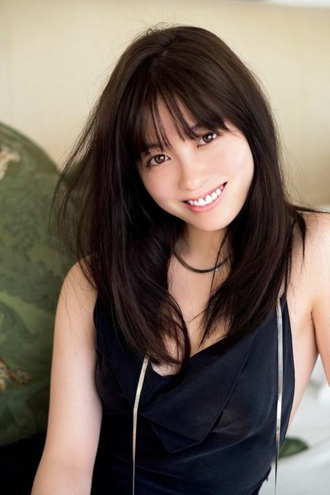 橋本環奈の巨乳谷間やグラビア画像659枚 おっぱいが大きい清純派女優の谷間や水着姿、お宝チラリショットまとめ472