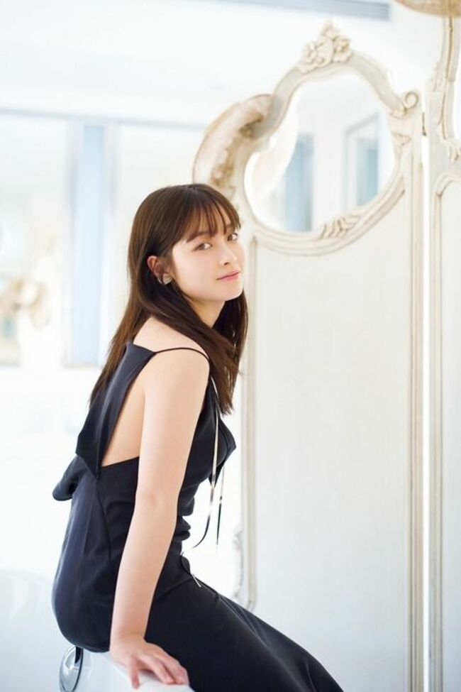 橋本環奈の巨乳谷間やグラビア画像659枚 おっぱいが大きい清純派女優の谷間や水着姿、お宝チラリショットまとめ482
