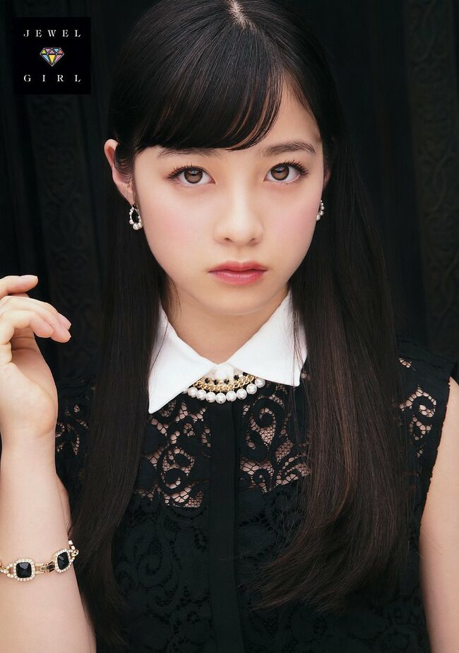 橋本環奈の巨乳谷間やグラビア画像659枚 おっぱいが大きい清純派女優の谷間や水着姿、お宝チラリショットまとめ497