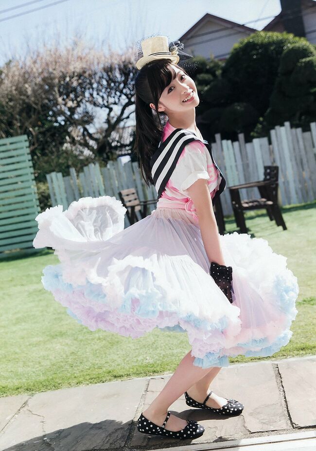 橋本環奈の巨乳谷間やグラビア画像659枚 おっぱいが大きい清純派女優の谷間や水着姿、お宝チラリショットまとめ503