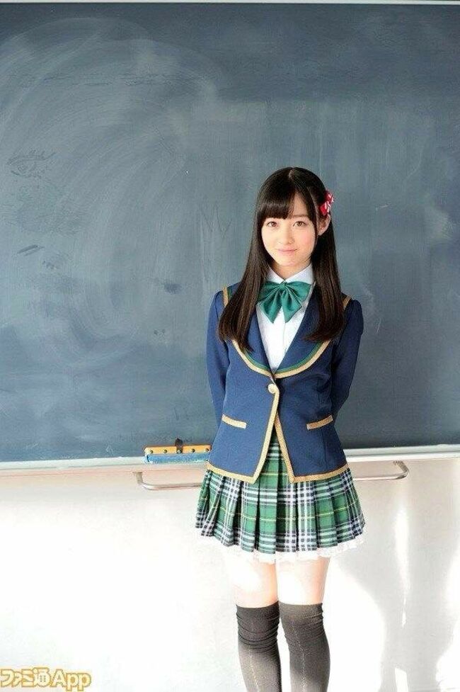 橋本環奈の巨乳谷間やグラビア画像659枚 おっぱいが大きい清純派女優の谷間や水着姿、お宝チラリショットまとめ510