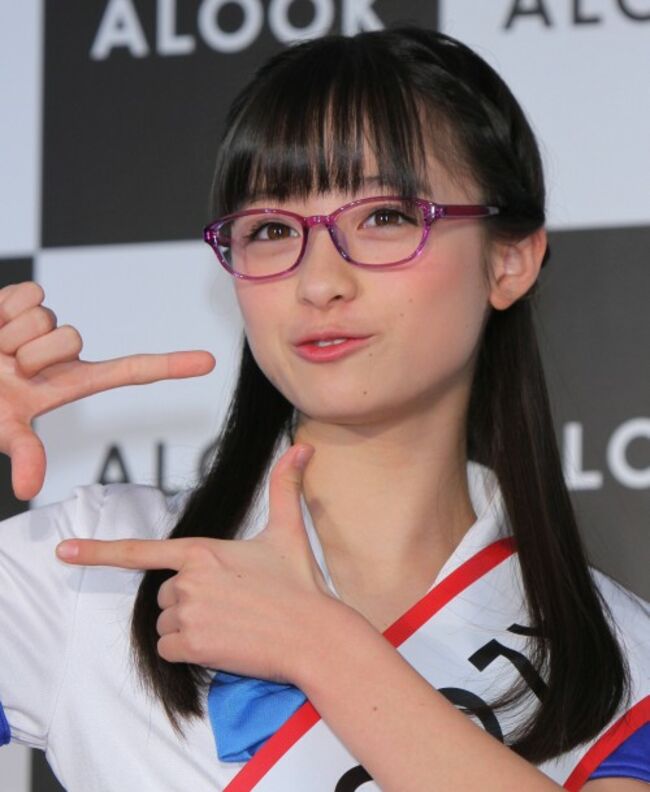 橋本環奈の巨乳谷間やグラビア画像659枚 おっぱいが大きい清純派女優の谷間や水着姿、お宝チラリショットまとめ519
