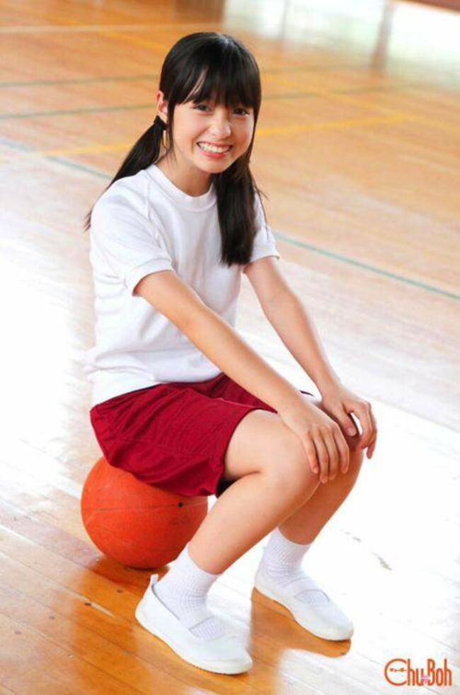 橋本環奈の巨乳谷間やグラビア画像659枚 おっぱいが大きい清純派女優の谷間や水着姿、お宝チラリショットまとめ537