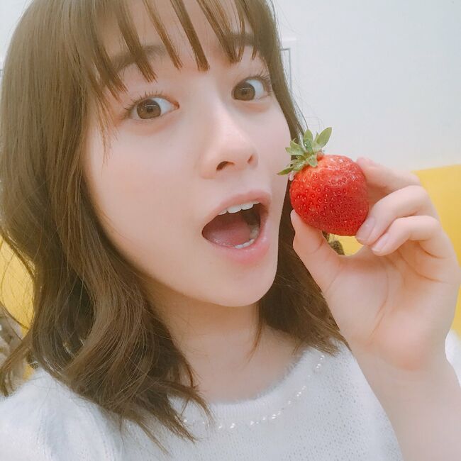 橋本環奈の巨乳谷間やグラビア画像659枚 おっぱいが大きい清純派女優の谷間や水着姿、お宝チラリショットまとめ560