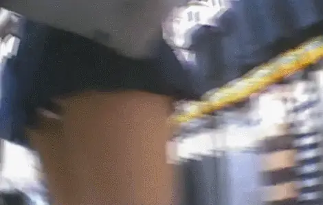 JK逆さ撮りエロGIF003