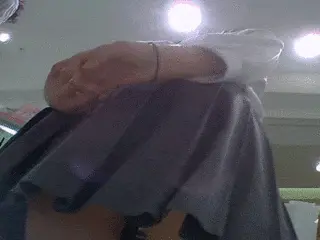 JK逆さ撮りエロGIF044