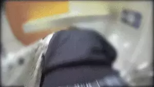 JK逆さ撮りエロGIF049