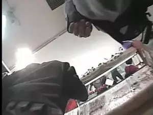 JK逆さ撮りエロGIF081