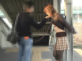 野外露出エロGIF画像115枚 街中や公園・電車など公衆の面前でおっぱい晒す変態集めてみた038