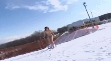 野外露出エロGIF画像115枚 街中や公園・電車など公衆の面前でおっぱい晒す変態集めてみた039