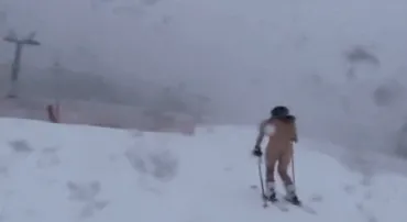 野外露出エロGIF画像115枚 街中や公園・電車など公衆の面前でおっぱい晒す変態集めてみた049