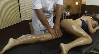媚薬マッサージエロGIF画像100枚 エステでおっぱいやマンコをオイルまみれにして潮吹きしてるシーン集めてみた042