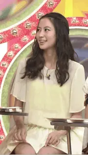 放送事故エロGIF画像177枚 アイドルの生放送お宝パンチラやグラビアのポロリ集めてみた065