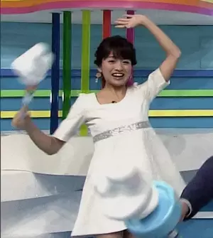 放送事故エロGIF画像177枚 アイドルの生放送お宝パンチラやグラビアのポロリ集めてみた072
