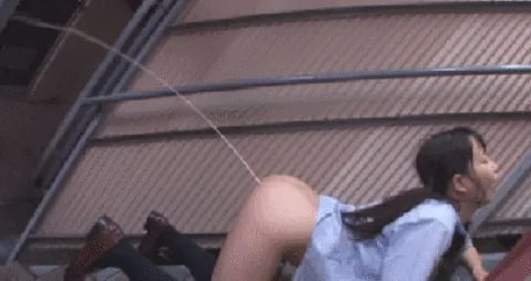 浣腸エロGIF画像42枚 ケツから大量に牛乳噴射してるフェチシーン集めてみた021