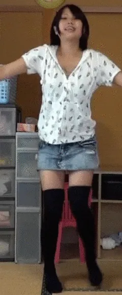 ダンスエロGIF画像50枚 太ももやおっぱいがセクシーKPOPからAV女優の全裸ダンスまで集めてみた141