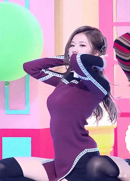 ダンスエロGIF画像50枚 太ももやおっぱいがセクシーKPOPからAV女優の全裸ダンスまで集めてみた188