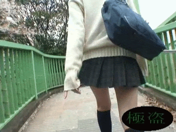 スカートめくりエロGIF画像76枚 制服少女のミニスカ捲ってパンツ盗撮集めてみた038