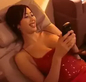 谷間エロGIF画像90枚 巨乳グラドルや爆乳お姉さんのついつい見ちゃうおっぱい集めてみた043