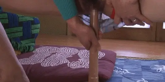 異物挿入エロGIF画像50枚 マンコやアナルに野菜やボールを挿れて感じてる変態女集めてみた027