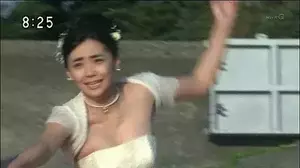 芸能人乳揺れエロGIF画像80枚 巨乳女優や爆乳グラドルのテレビで弾むおっぱい集めてみた004
