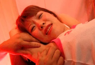 くすぐりエロGIF画像92枚 拘束され失禁するまでコチョコチョされてるシーン集めてみた038