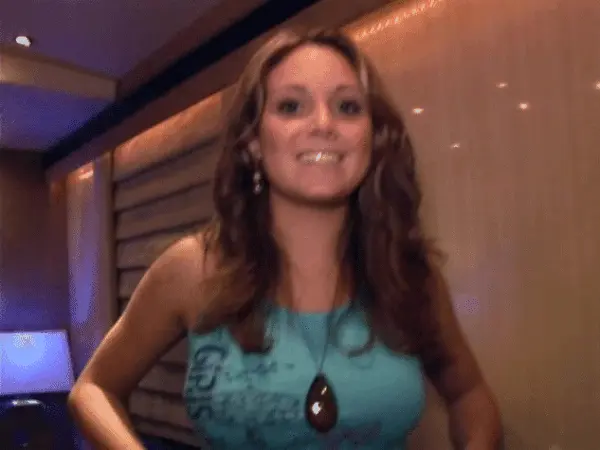 おっぱいチャレンジエロGIF画像46枚 屋外で自らポロリしてる巨乳外人集めてみた031
