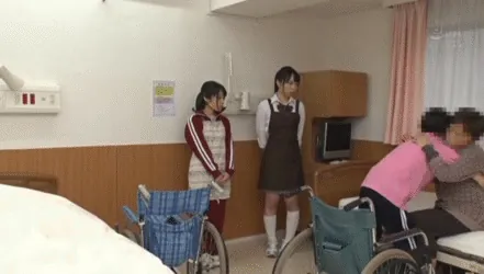 セクハラエロGIF画像35枚 巨乳OLやJKが上司やマッサージ師に触られまくってるシーン集めてみた001