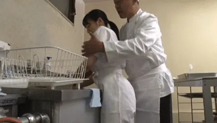 セクハラエロGIF画像35枚 巨乳OLやJKが上司やマッサージ師に触られまくってるシーン集めてみた007