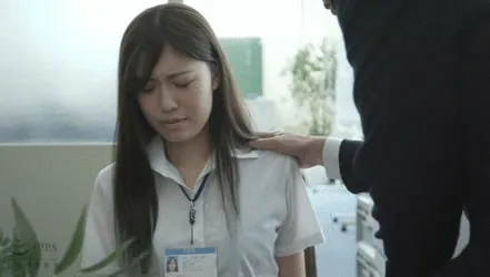 セクハラエロGIF画像35枚 巨乳OLやJKが上司やマッサージ師に触られまくってるシーン集めてみた012