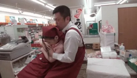 セクハラエロGIF画像35枚 巨乳OLやJKが上司やマッサージ師に触られまくってるシーン集めてみた066