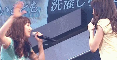 アイドルエロGIF画像50枚 AKBや欅坂など美少女たちのおっぱいやパンチラ集めてみた008