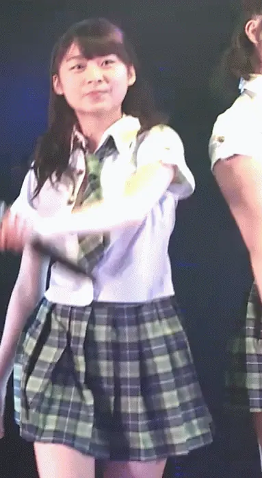 アイドルエロGIF画像50枚 AKBや欅坂など美少女たちのおっぱいやパンチラ集めてみた019