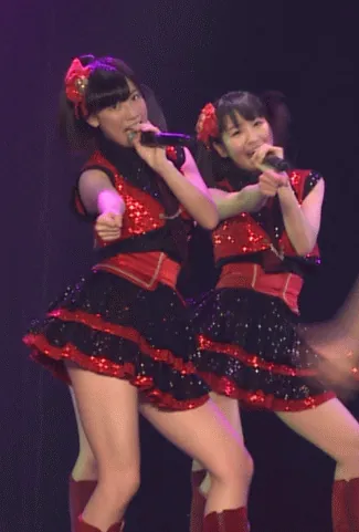 アイドルエロGIF画像50枚 AKBや欅坂など美少女たちのおっぱいやパンチラ集めてみた021