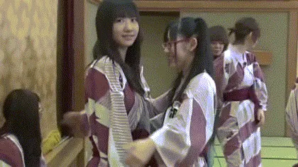 アイドルエロGIF画像50枚 AKBや欅坂など美少女たちのおっぱいやパンチラ集めてみた069
