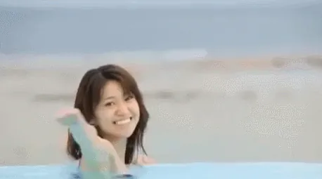 アイドルエロGIF画像50枚 AKBや欅坂など美少女たちのおっぱいやパンチラ集めてみた074
